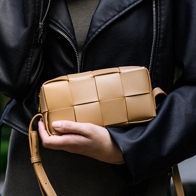 HELENE SHOULDER BAG IN PURE LEATHER