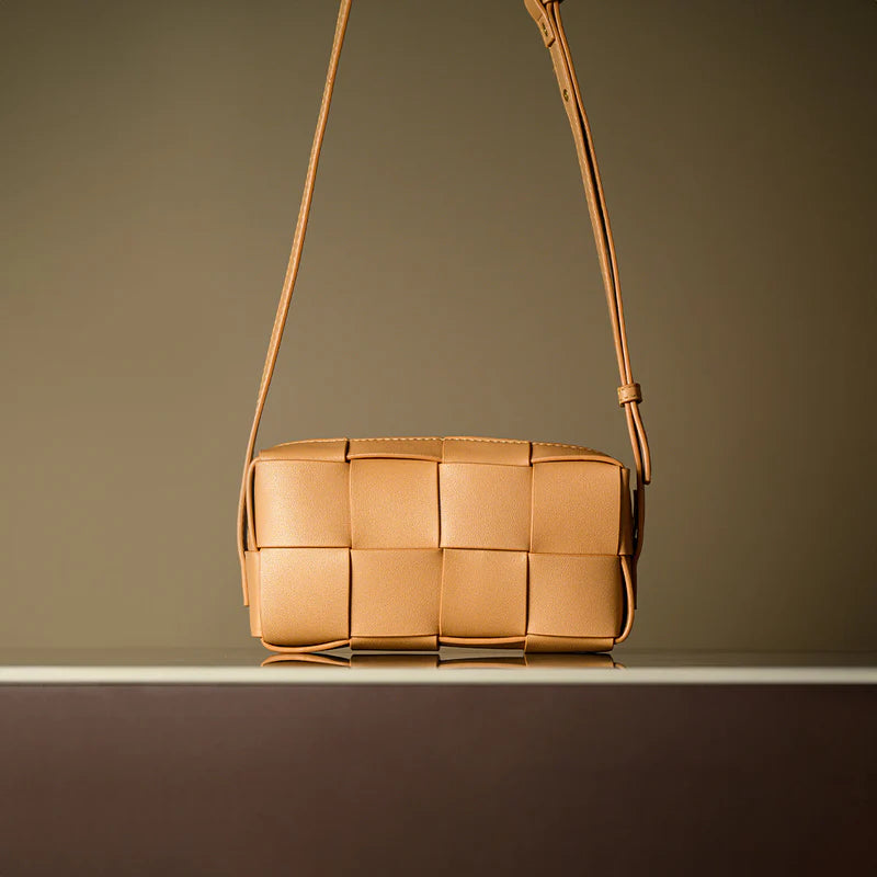 HELENE SHOULDER BAG IN PURE LEATHER